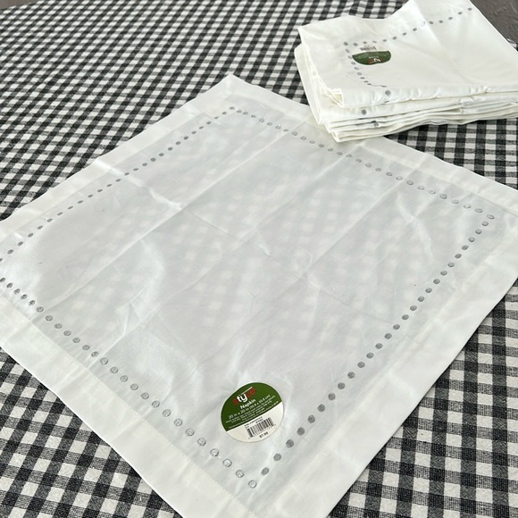 7 napkins - Picture 1 of 2